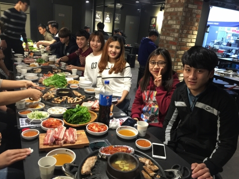 ẢNH HỌP MẶT HỌC SINH CÔNG TY TẠI HÀN QUỐC