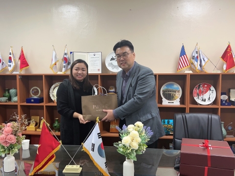 ẢNH CÔNG TY ĐẾN THĂM TRƯỜNG BAEKSEOK 25.10.2022