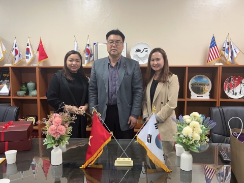ẢNH CÔNG TY ĐẾN THĂM TRƯỜNG BAEKSEOK 25.10.2022
