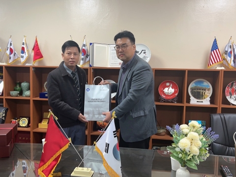 ẢNH CÔNG TY ĐẾN THĂM TRƯỜNG BAEKSEOK 25.10.2022