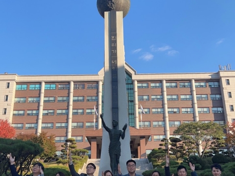 ẢNH CÔNG TY ĐẾN THĂM TRƯỜNG BAEKSEOK 25.10.2022