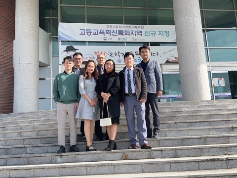 ẢNH CÔNG TY ĐẾN THĂM TRƯỜNG U1 26.10.2022