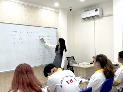 LỚP HỌC TIẾNG HÀN SƠ CẤP 2 CỦA VIỆT HÀN