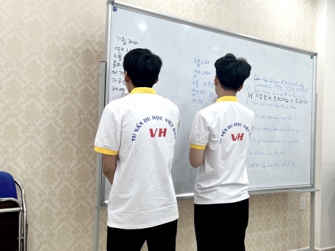 LỚP HỌC TIẾNG HÀN SƠ CẤP 2 CỦA VIỆT HÀN