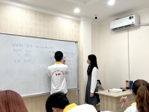 LỚP HỌC TIẾNG HÀN SƠ CẤP 2 CỦA VIỆT HÀN