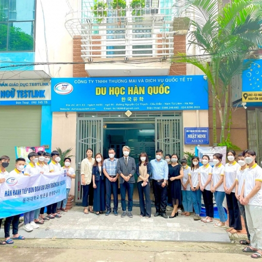 ẢNH TRƯỜNG ĐẠI HỌC DONG A ĐẾN THĂM CÔNG TY