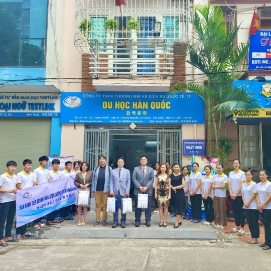 ẢNH ĐÓN TRƯỜNG CAO ĐẲNG VĂN HÓA BAEKSEOK VỀ CÔNG TY CHI NHÁNH HÀ NỘI